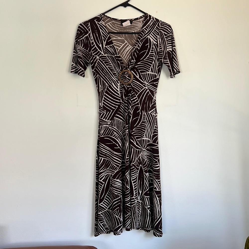 Brown Tropical Pattern Short-Sleeved Dress | Size Small